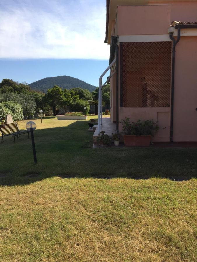 La Casa Sotto La Torre Villa Chia Exteriör bild