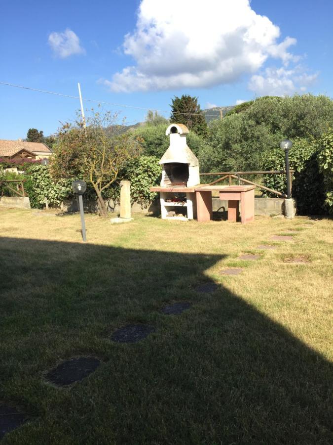 La Casa Sotto La Torre Villa Chia Exteriör bild